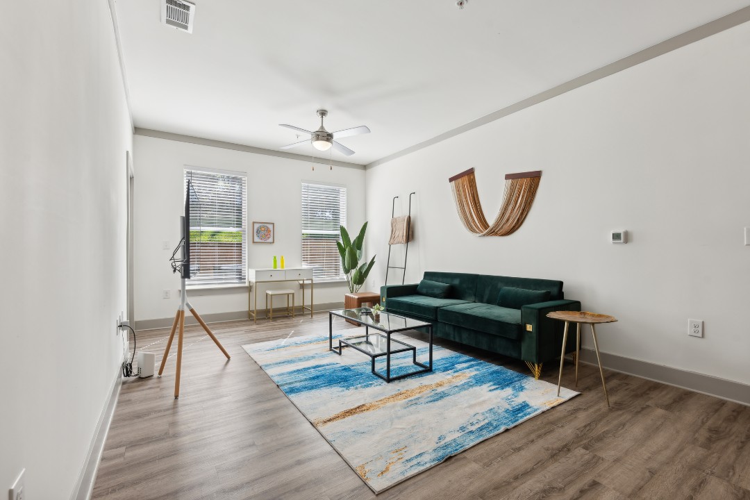 2 Bedrooms · Signature layout