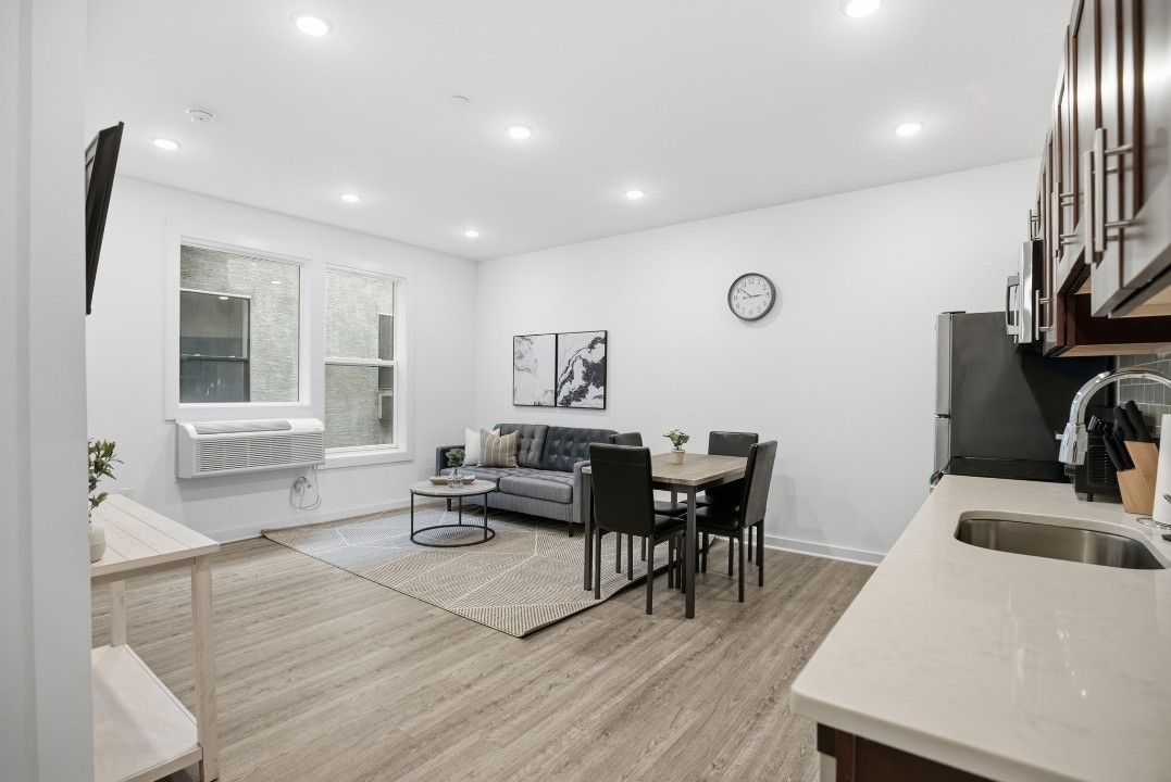 Fairmount Square 1528-3G · Unit 1/1