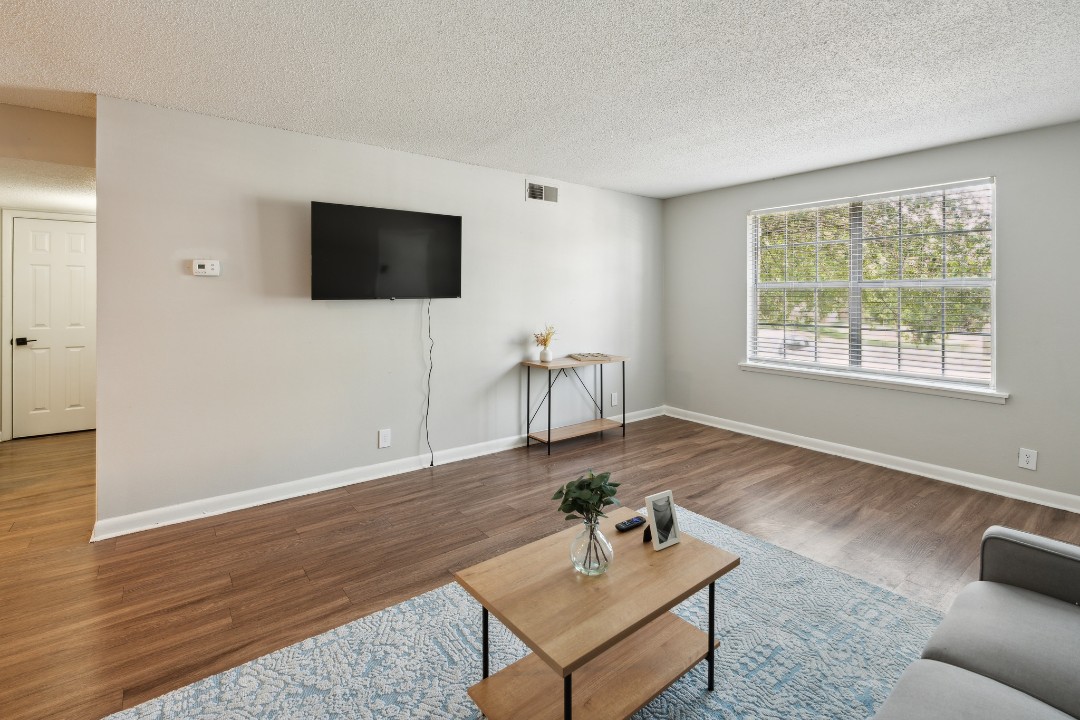 Brentwood Hills, A2 - · Unit 1/1