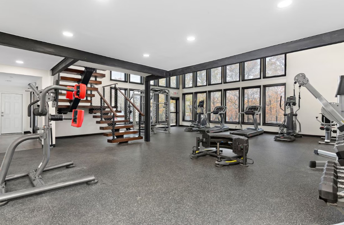 Hillcrest 8312A · Unit 1/1