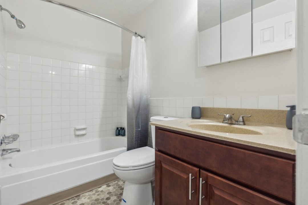 Midtown Towers 3603, · Unit 1/1
