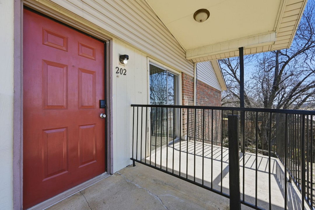 Eureka village · Unit 202 2/1