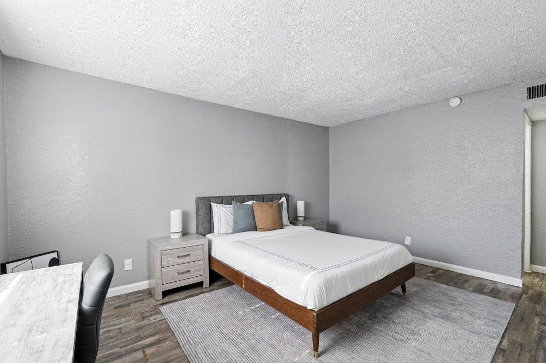 1 Bedroom · Signature layout
