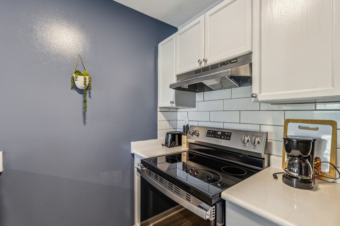 Carlson Bay, 969-203, · Unit 1/1