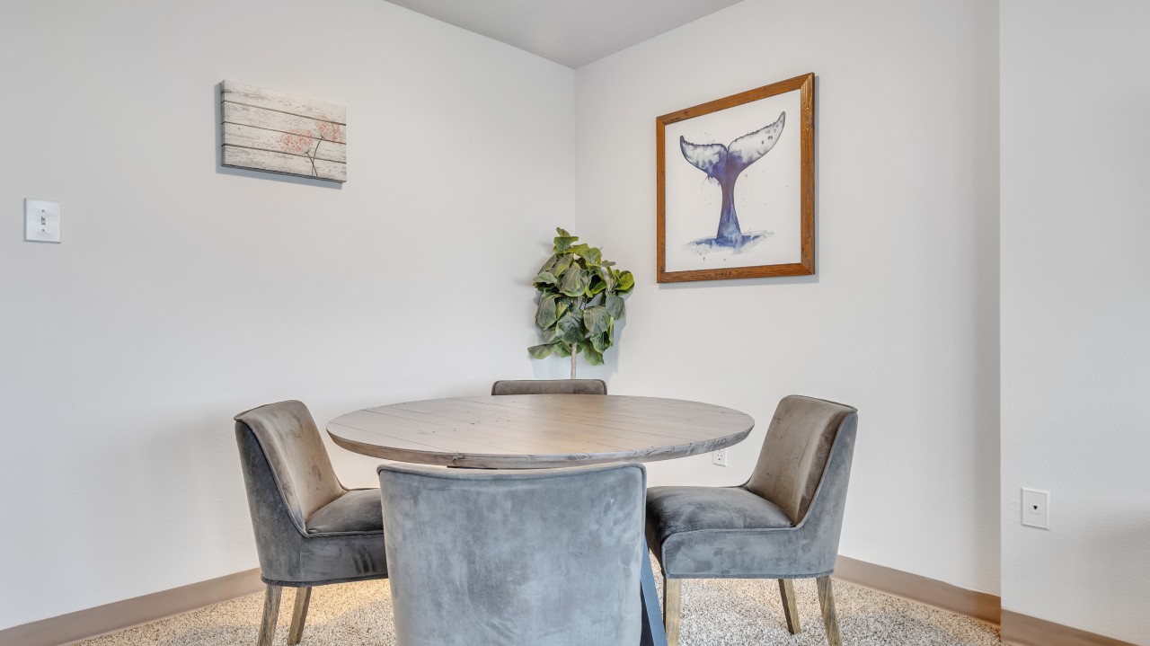Pa Place 2414, 2br