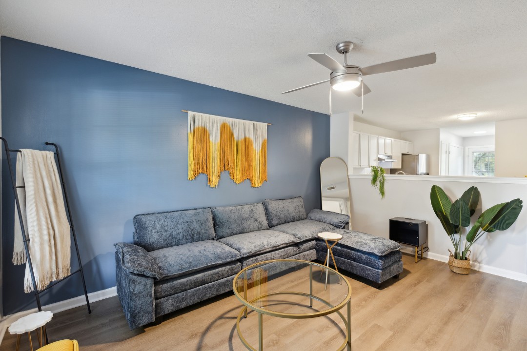 Carlson Bay, 3504-103, · Unit 2/2