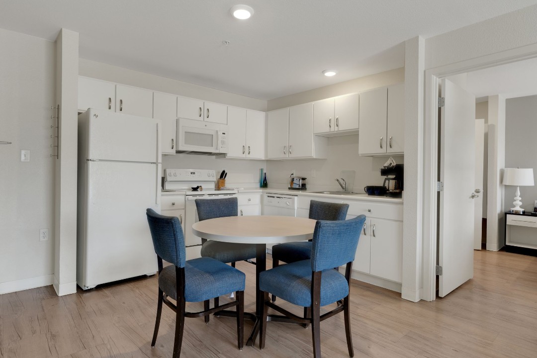 Simplicity At the Rim · Unit 1208  2/2