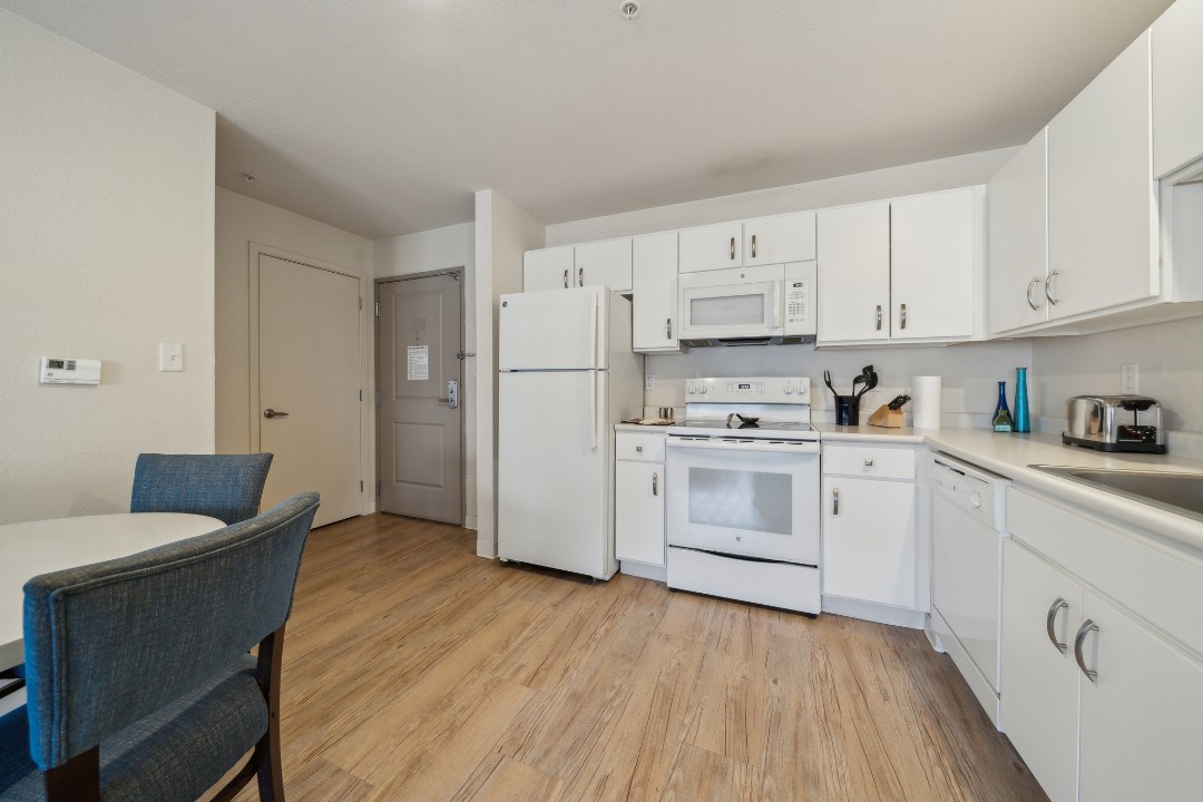 Simplicity At the Rim · Unit 1421 2/2