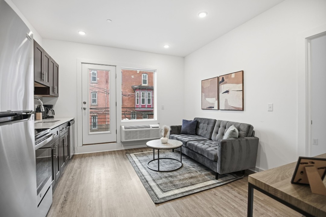 Fairmount Square 1528-2F · Unit 1/1